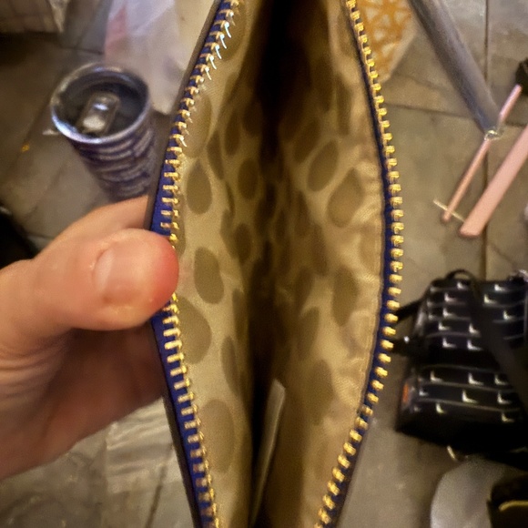 NEW KATE SPADE BLUE LEATHER WRISTLET (Retail: $88) - Picture 4 of 5